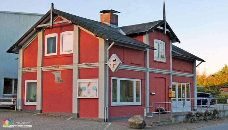 Hausanstrich in Rot